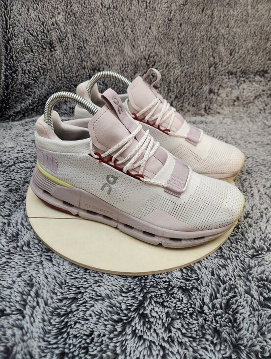 On Running Shoes - On Cloud Running Sneakers Cloudnova 2 Women’s Size 8